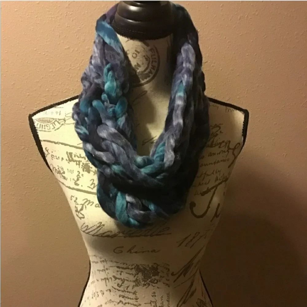 💐Gorgeous Chunky Knit Infinity Scarf - Picture 5 of 5